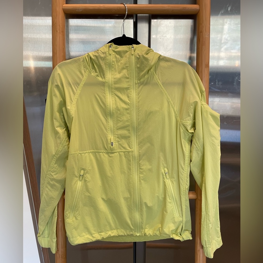 lululemon athletica Lightweight Hooded Jacket in Lime Yellow